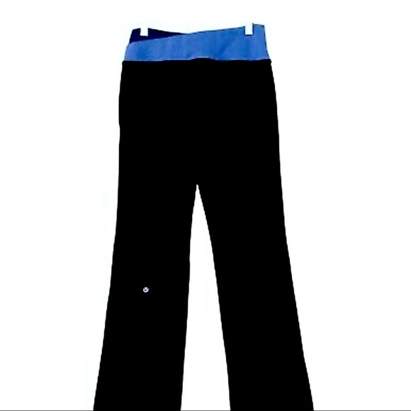Lululemon Astro Flare Pants
Black / grape / blue tropics - Picture 2 of 7